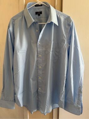 Carl Michaels mens fitted shirt/ Pale Blue Dress Shirt sz 17.5”/ 34-35